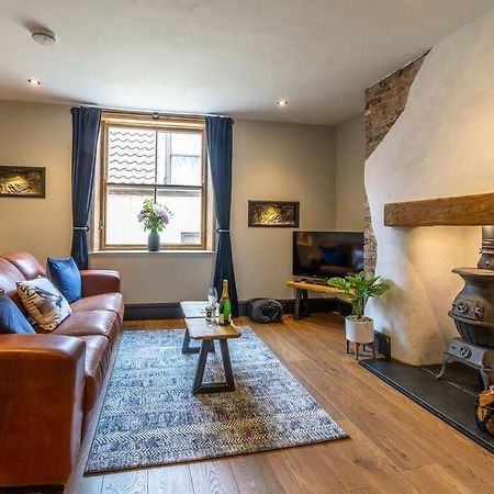 One Over Eight - Luxury One Bed Apartment Whitby Bagian luar foto